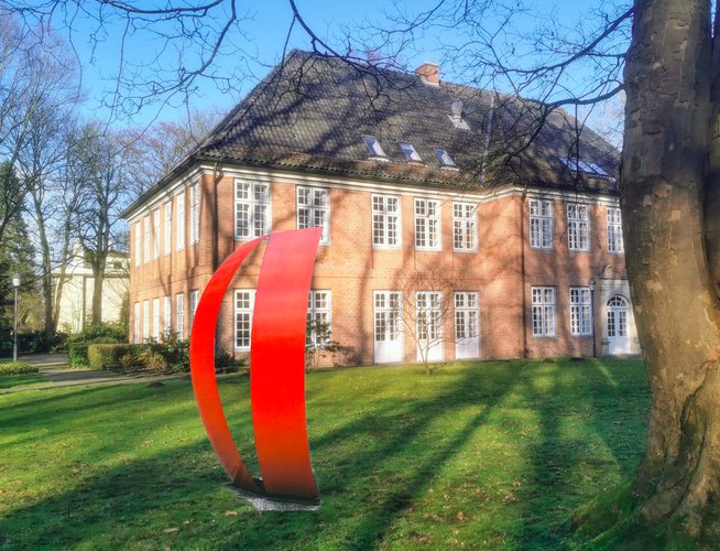 Die-Eder Kunstwerk vor dem Stavenhagenhaus